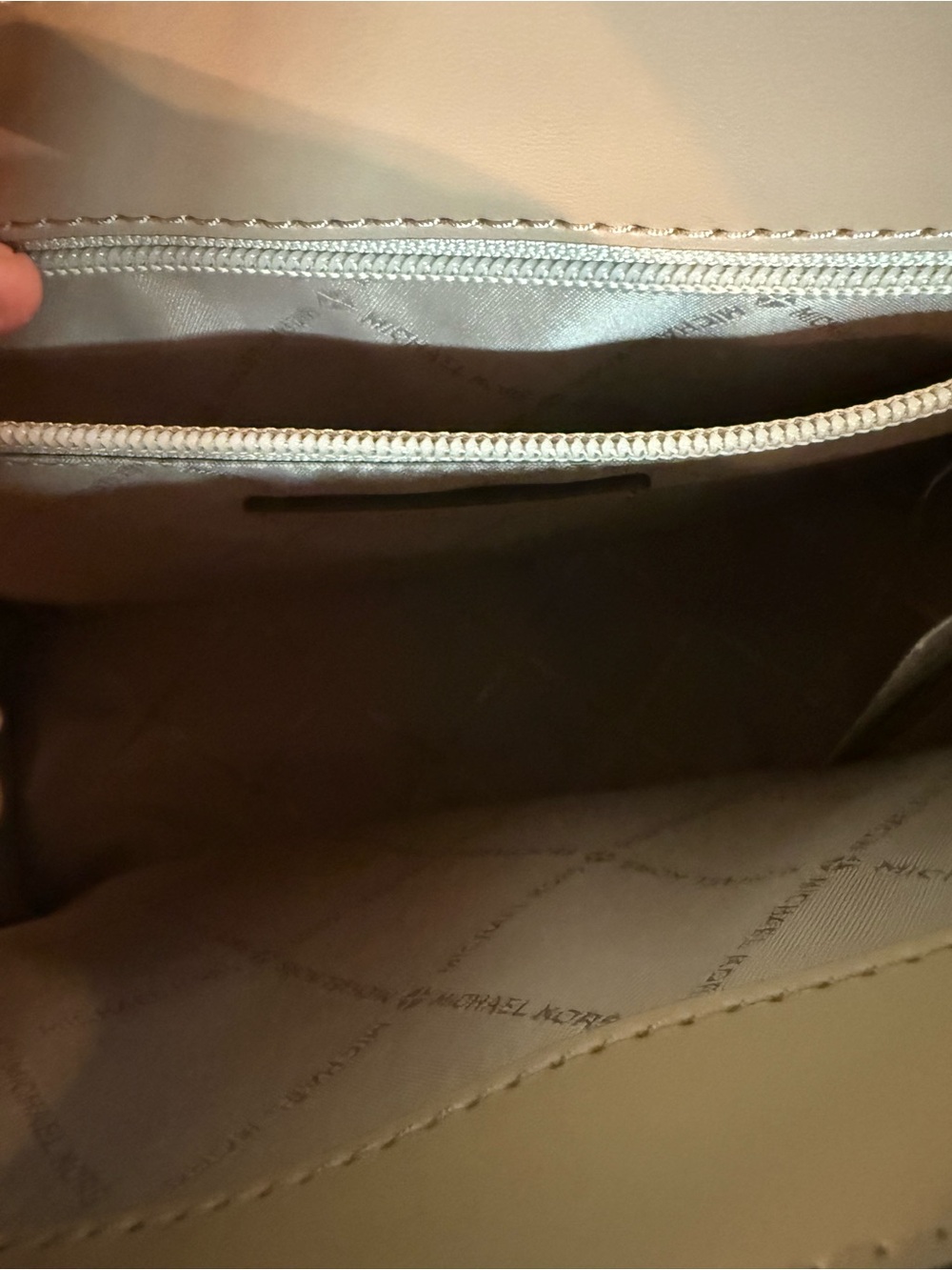 Sheila Medium Metallic Satchel gold - Picture 5 of 12